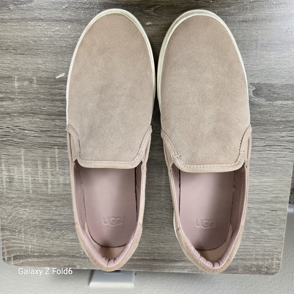 UGG Women’s Slip-On Sneakers Size 11 Pink Suede Casual Comfort Loafers Flats - Picture 2 of 9